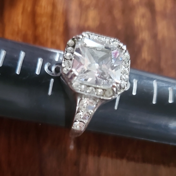 Sparkling CZ Clear Stone Statement Ring Sz 8.5 - Picture 3 of 4